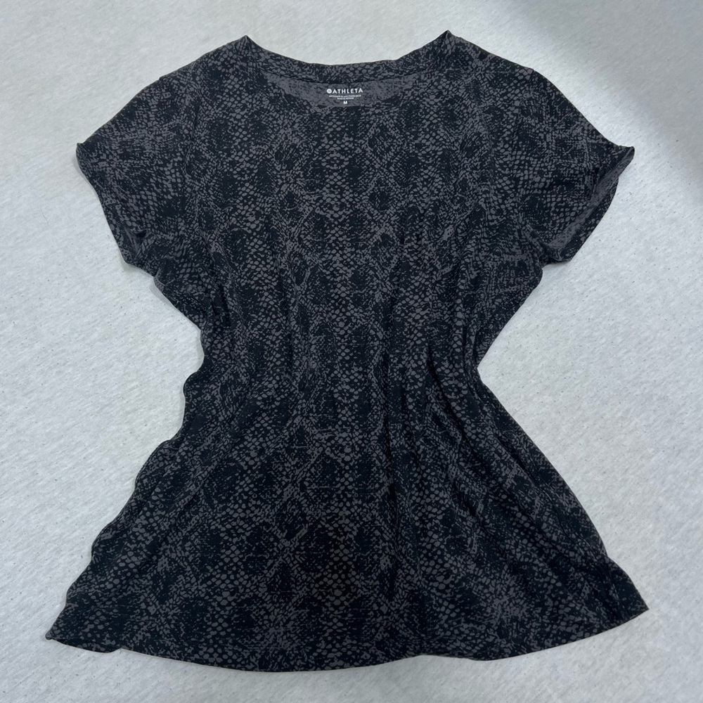 Athleta Snake Skin Short Sleeve Top